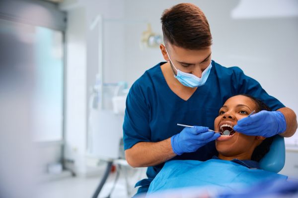 Ask A General Dentist: What Is The Best Way To Floss My Teeth?